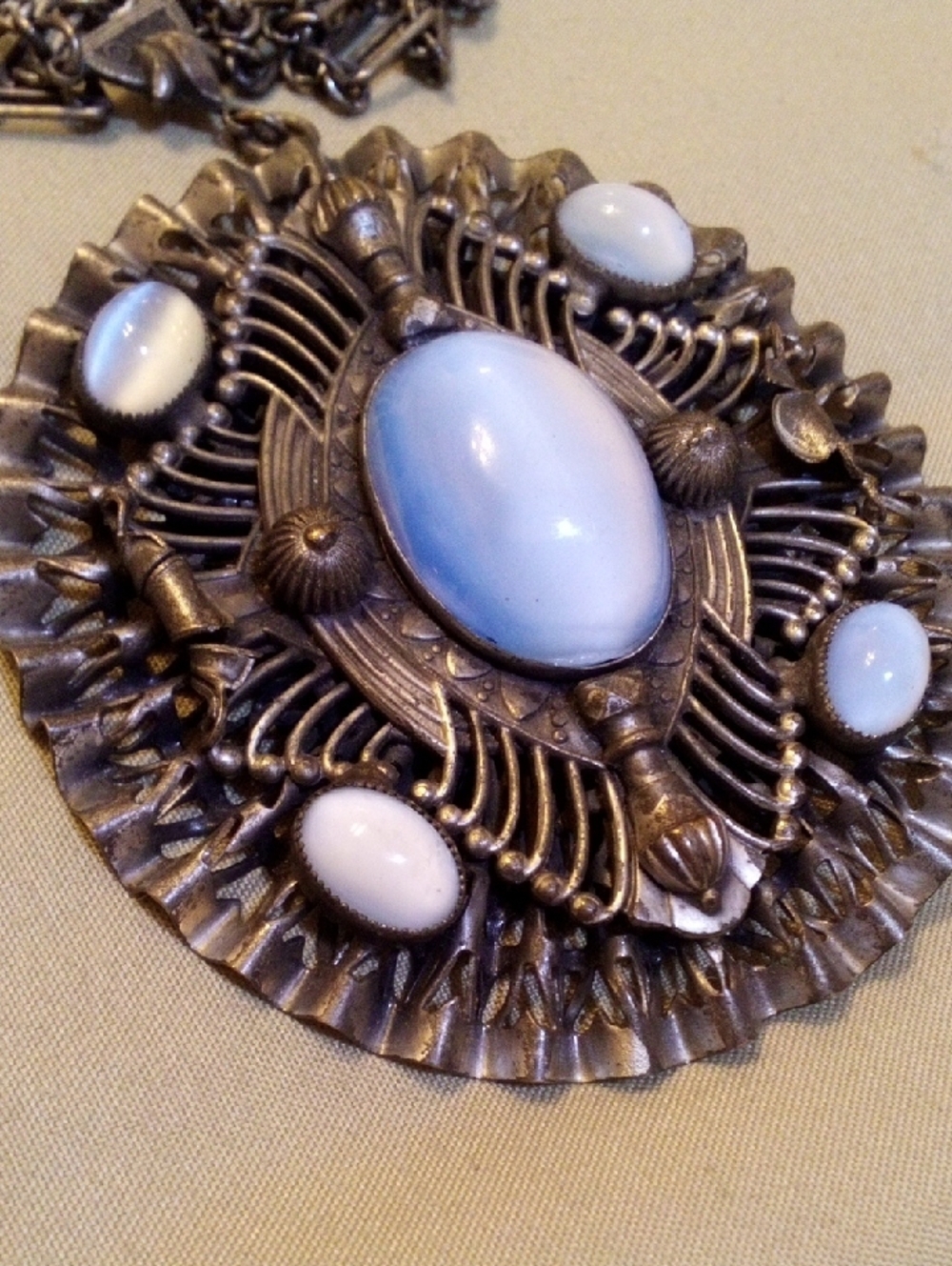 Antique-Style White Stone Medallion Pendant Necklace - Picture 6 of 6